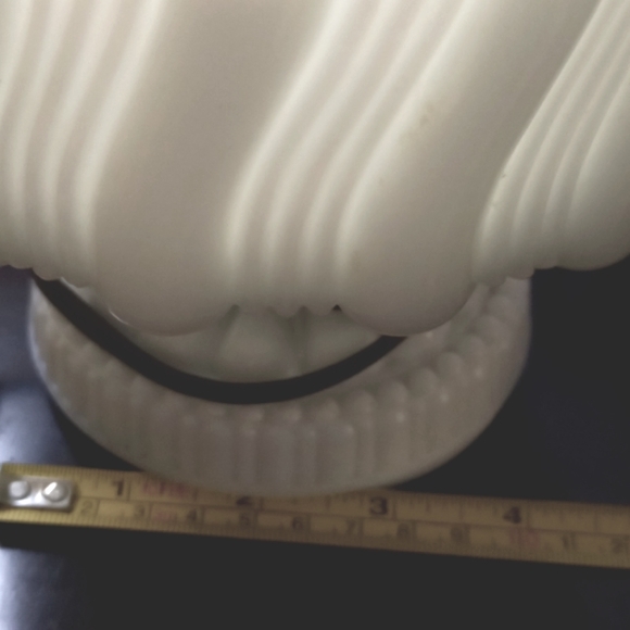 Vintage unique Milk Glass Lamp - Picture 9 of 9